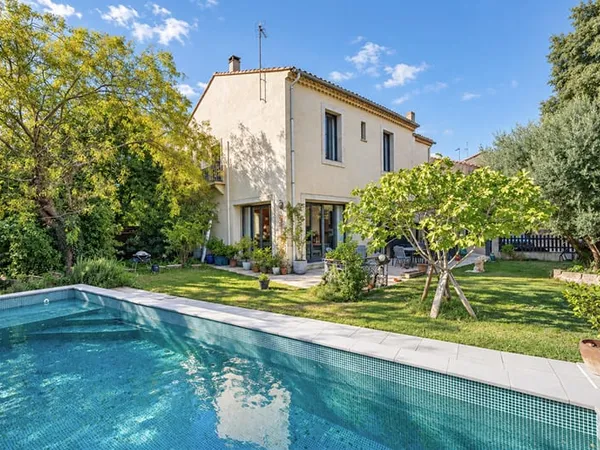 Maison d'architecte, studio indépendant et piscine