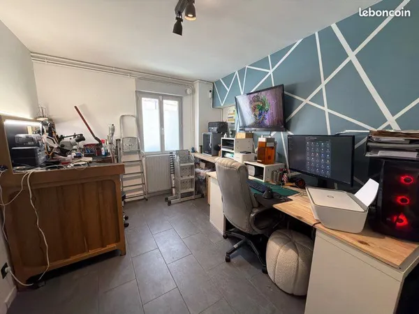 Local idéal profession libérale ou artisanale + T3 en duplex au dessus