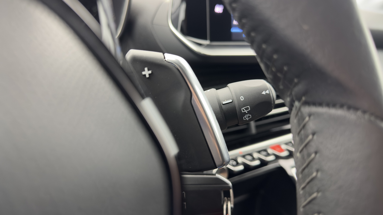Peugeot 208 PureTech 100 S&amp;S EAT8 — photo 21