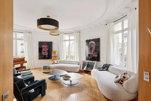 Appartement 6 pièces 214 m²