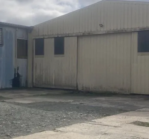 Batiment 250m2 - Stockage ou activité artisanale
