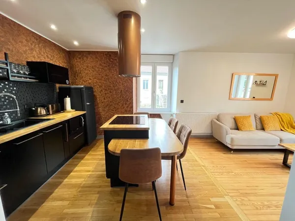 Superbe appartement T3 rénové, belles prestations, garage