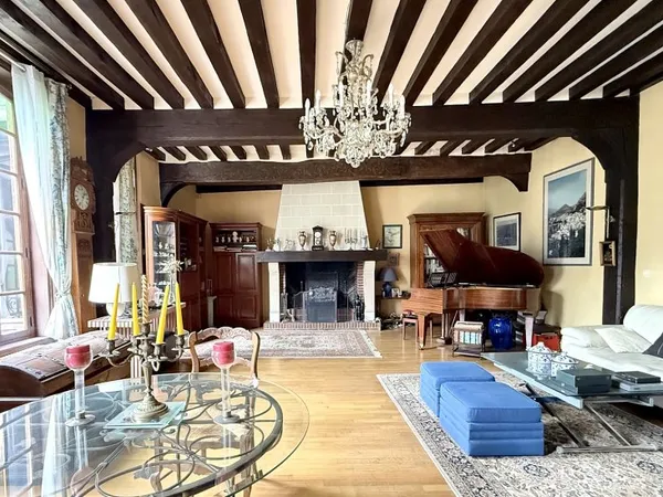 Appartement de caractère d'une surface de 200m² avec 2 parkings