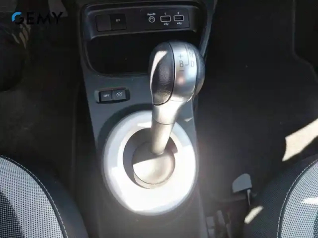 Renault Twingo iii e-tech — photo 22
