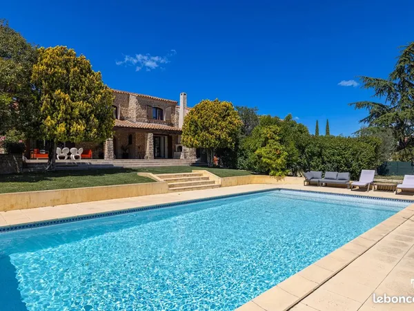 Villa 6 pièces 198 m²