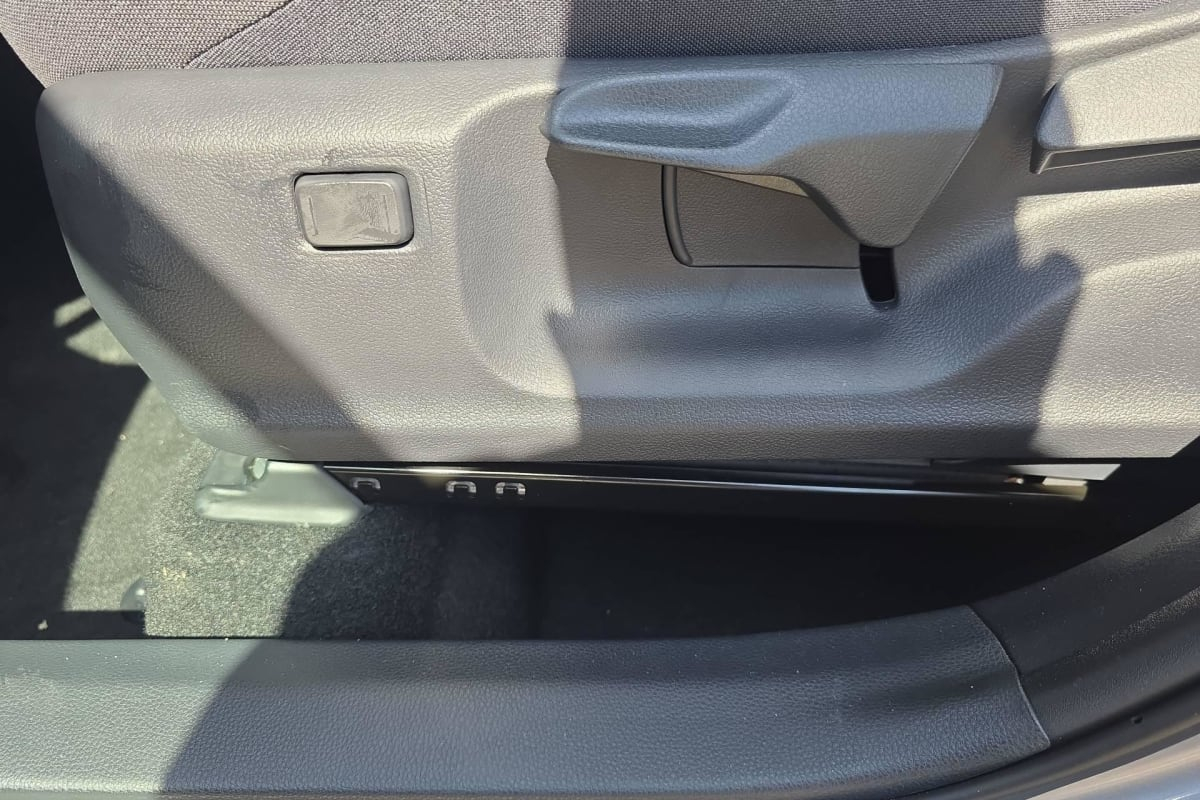 Toyota C-HR — photo 23