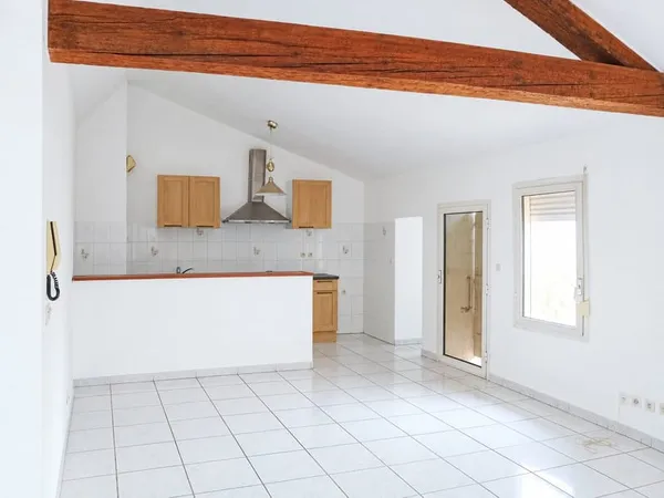 NARBONNE - CENTRE VILLE - AGREABLE T3 - NON MEUBLE