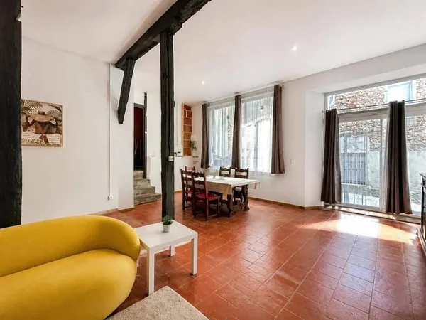 Maison 8 pièces 250 m²