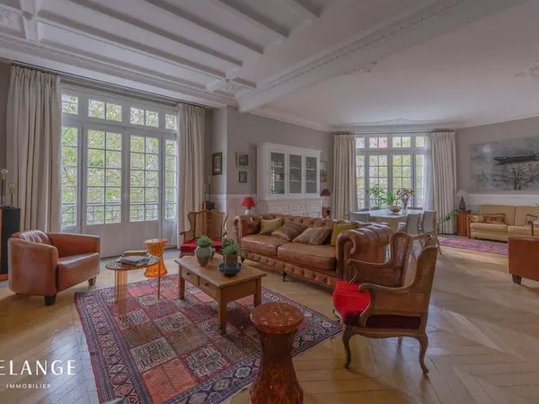 Appartement 4 pièces 144 m²
