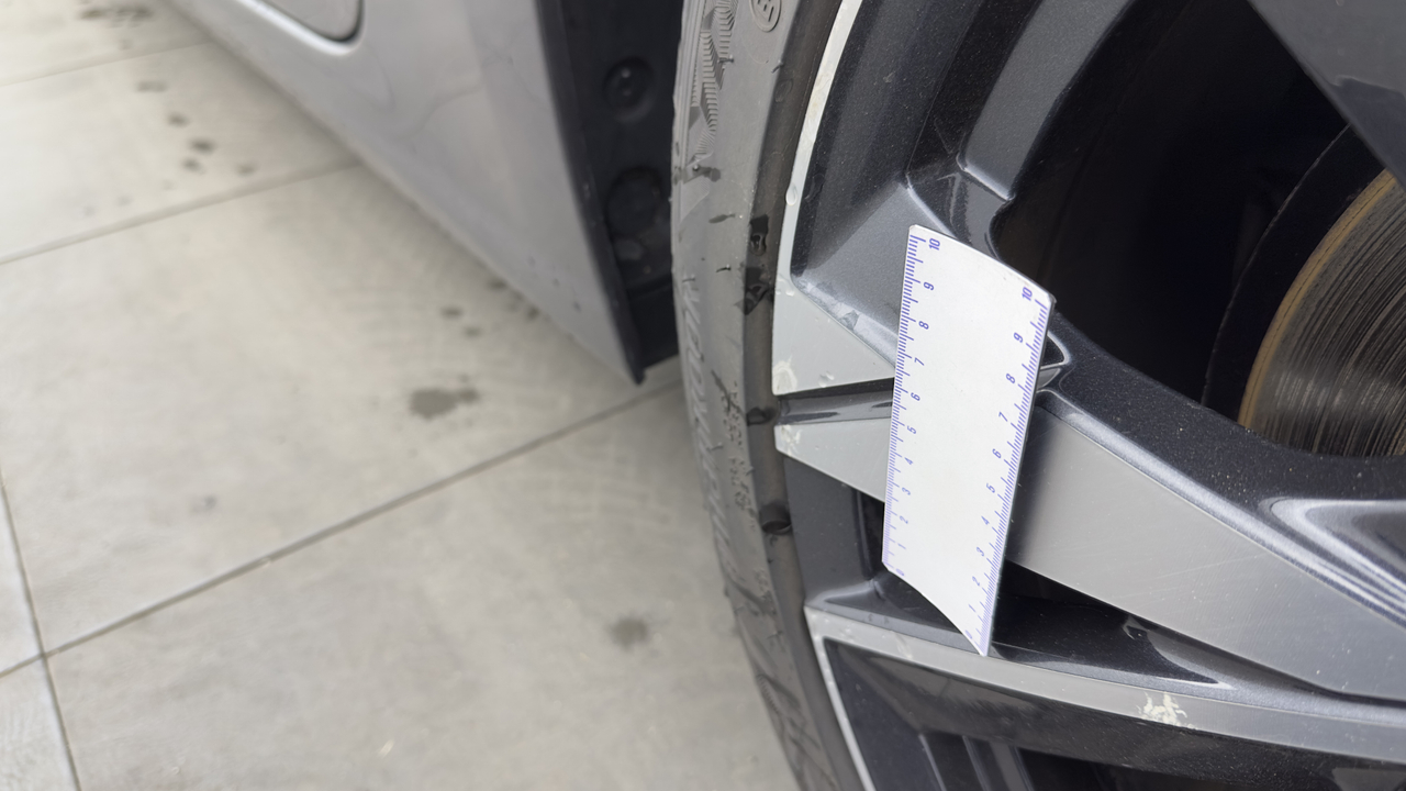 Peugeot 308 SW PHEV 180 e-EAT8 — photo 45