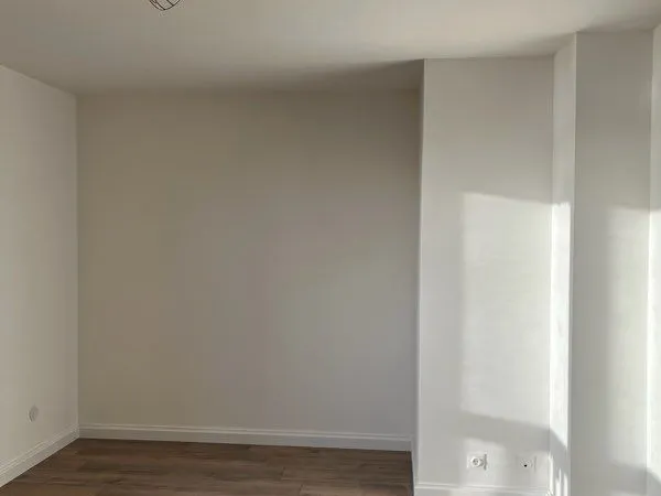 Grand studio à louer