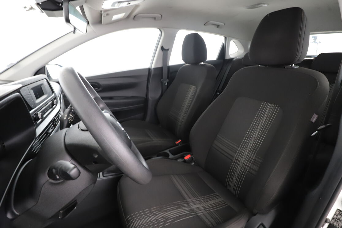 Hyundai i20 1.2 Initia — photo 9