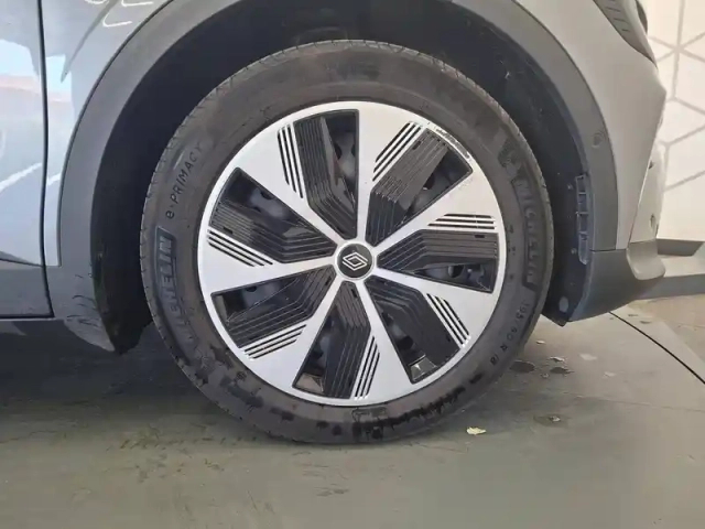 Renault Megane e-tech er ev60 130ch super charge — photo 15