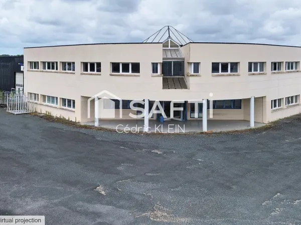 Site industriel avec bureaux et entrepôts
