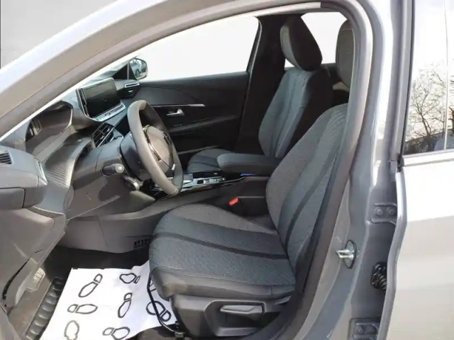 Peugeot 208 electrique 54 kwh 156ch — photo 11