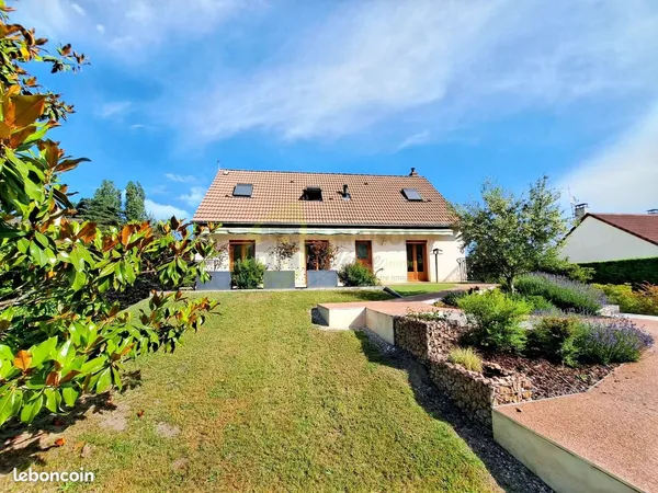 Pavillon 8 pièces 121 m²