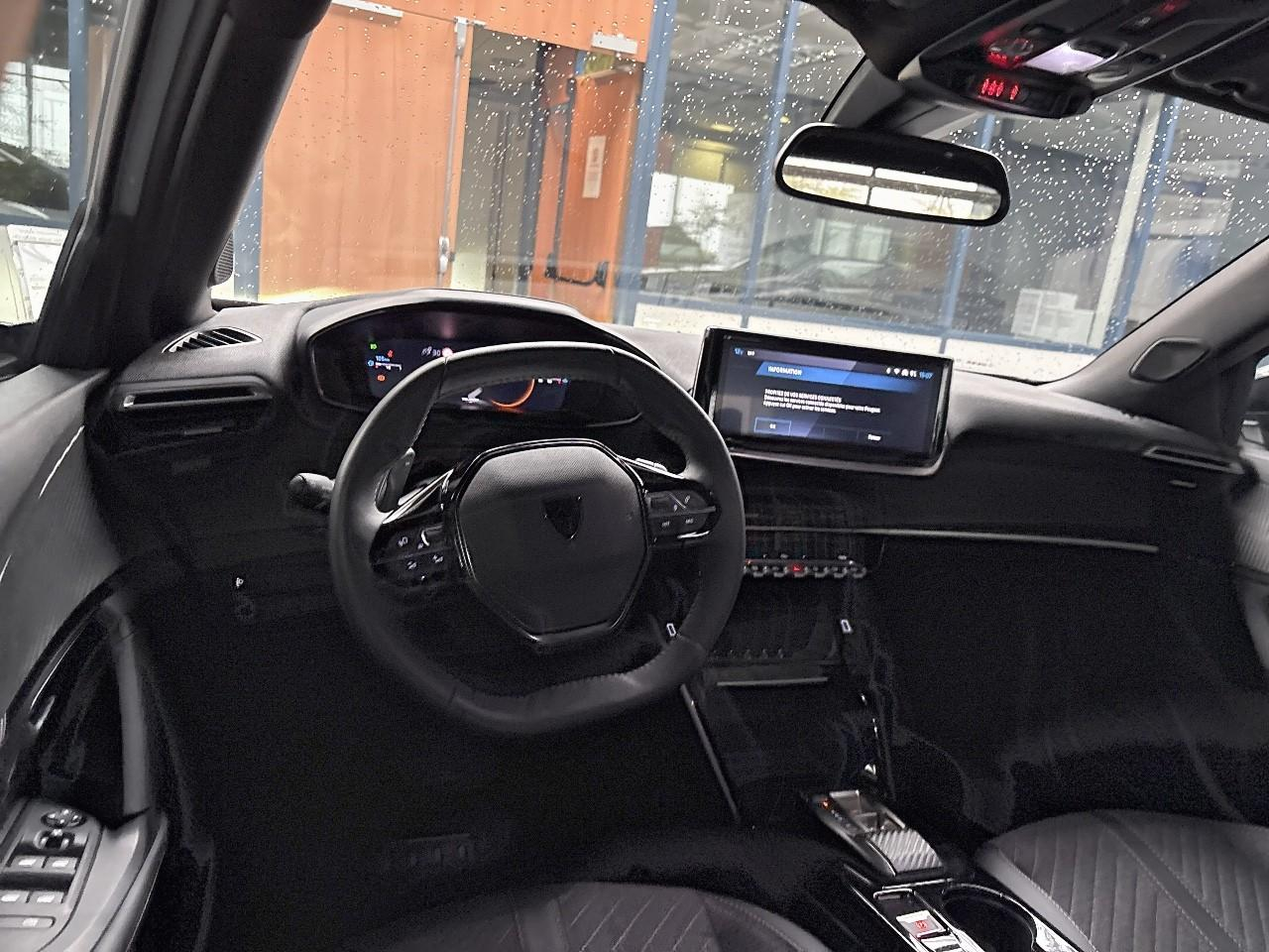 Peugeot 2008 130 s&s eat8 allure — photo 8
