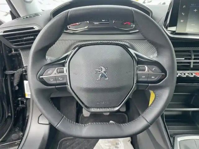 Peugeot 2008 puretech 100 s&amp;s bvm6 active — photo 12