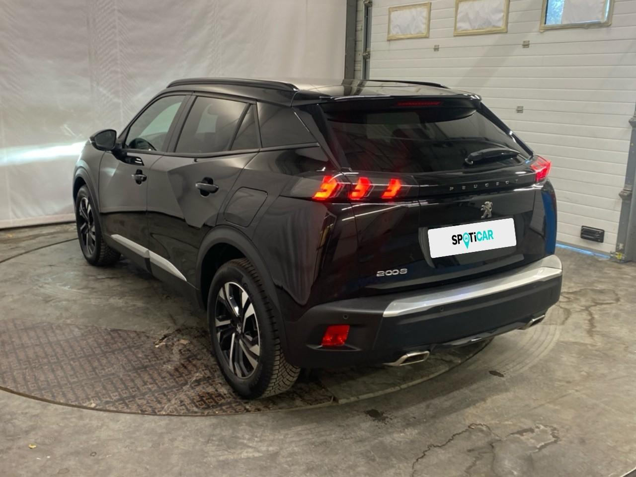 Peugeot 2008 puretech 130 s&s eat8 allure — photo 3