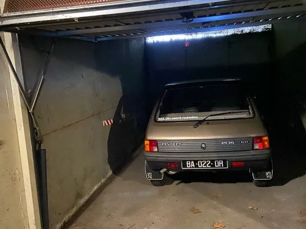 À louer box/ garage dans résidence à Gradignan