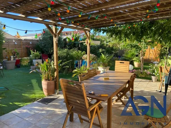 Villa en R+1 avec piscine T5 avec jardin et parking intérieur
