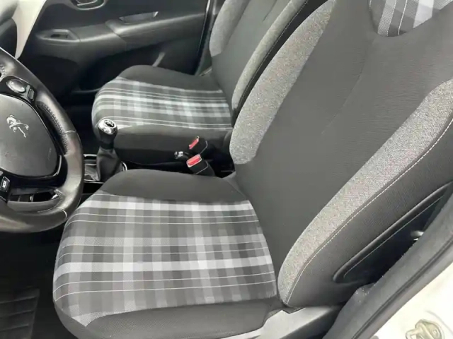Peugeot 108 vti 72ch bvm5 — photo 11