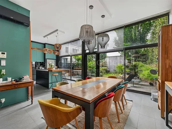 Maison 8 pièces 361 m²