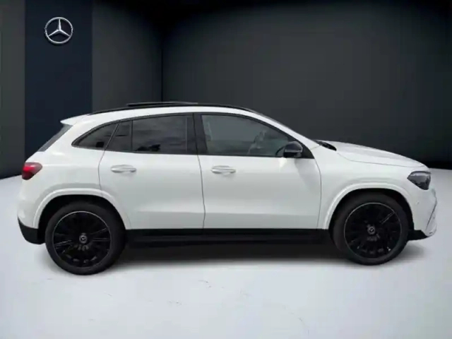 Mercedes Gla 200 d amg line — photo 26