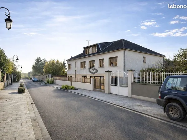 Appartement 1 pièce 93 m²