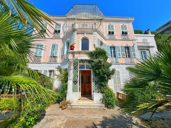 Maison De Parfumeur
