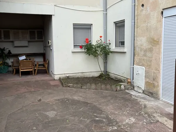 Maison R+1 avec cour