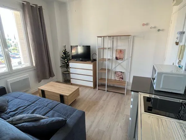 Studio entièrement rénové - Les Sablettes - À 50 m de la plage