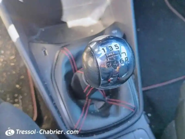 Ford Fiesta 1.0 ecoboost 95 ch s&amp;s bvm6 st-line — photo 24