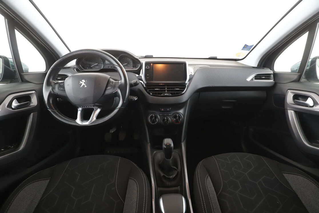 Peugeot 2008 1.6 Blue-HDi Style — photo 11