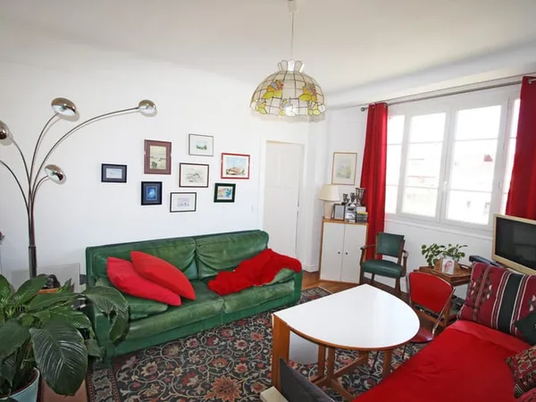COURBEVOIE - GARE - PROCHE DE LA DEFENSE. APPARTEMENT LUMINE