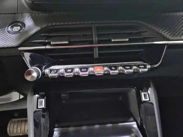 Peugeot 2008 puretech 130 s&amp;s eat8 — photo 25