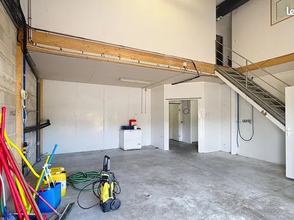 Bureaux, entrepôt 301 m² MARTIGNAS-SUR-JALLE