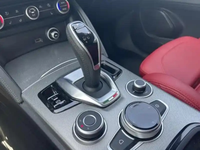 Alfa Romeo Stelvio 2.2 diesel 210ch veloce q4 at8 my22 — photo 8