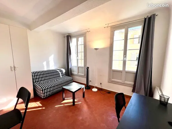 Studio meublé rue des Tanneurs