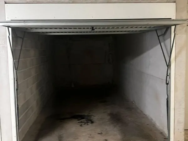 Hyeres Centre Ville. Garage souterrain sécurisé ds Belle Résidence