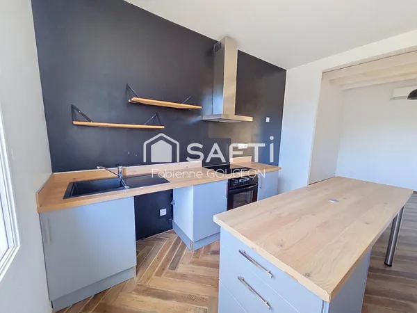 Maison de ville rénovée à l'isle d'espagnac