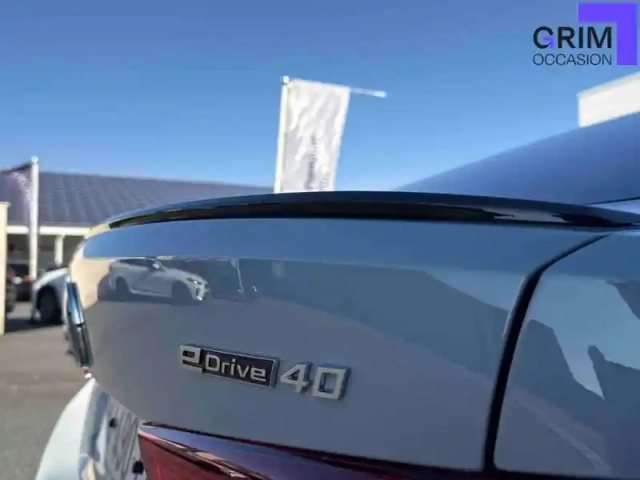 Bmw I4 edrive40 — photo 31