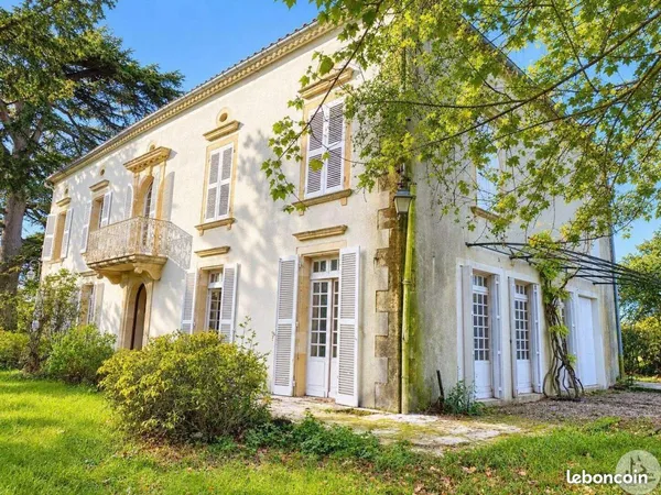 Maison de village 7 pièces 375 m²