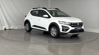 Dacia Sandero 1.0 TCe 90ch Stepway Confort -22 — photo 3