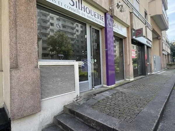 Local 158 m²