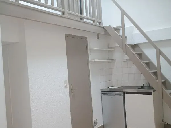 Loue studio duplex 17 m2