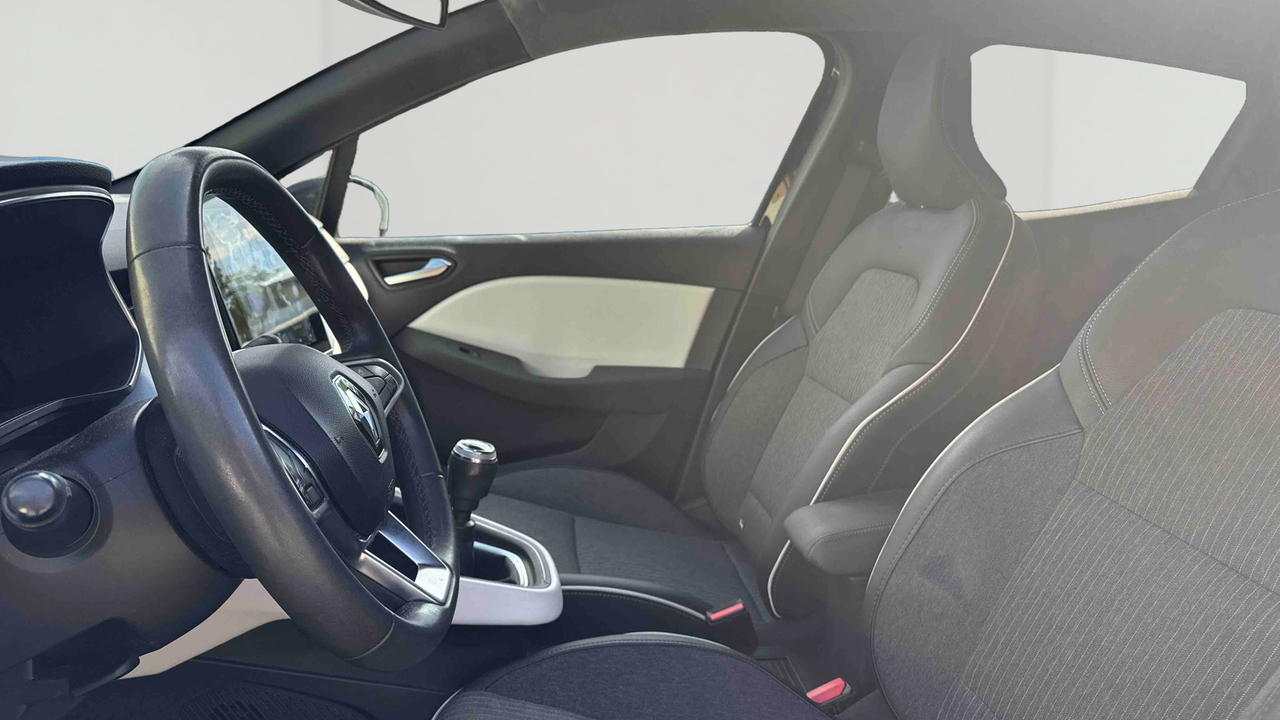 Renault Clio TCe 90 — photo 11