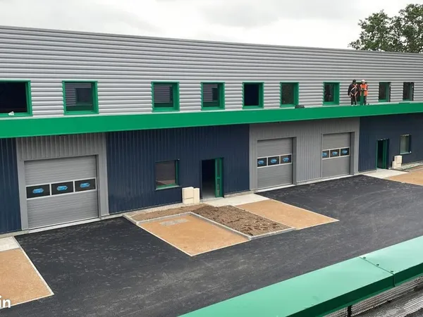 Local d'activité 230 m²