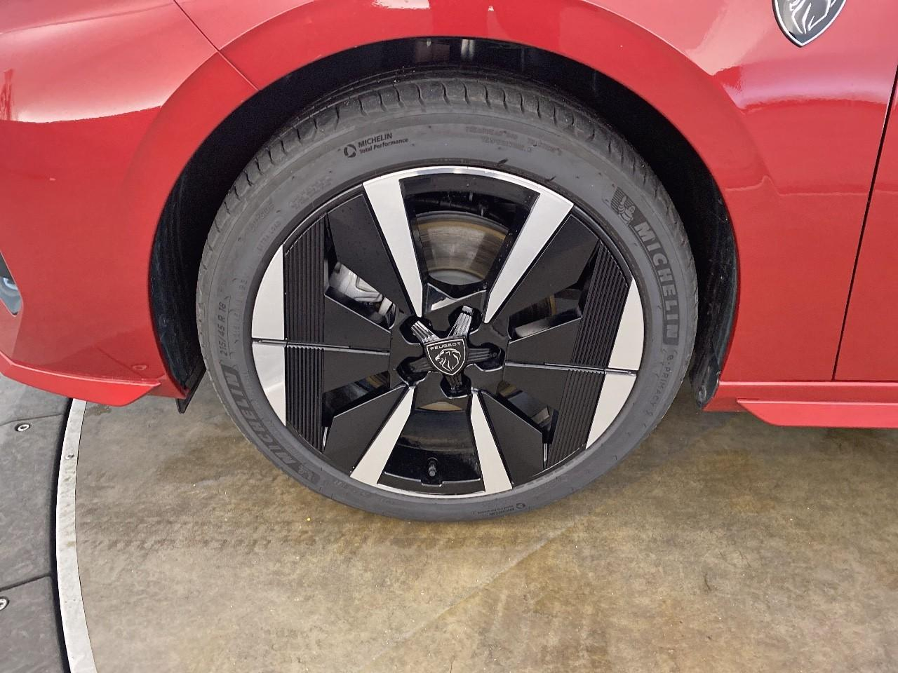 Peugeot 308 electrique 55 kwh 156ch gt — photo 11