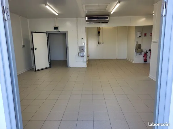 Local laboratoire isolée climatisée